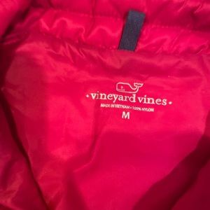 Vineyard vines quilted  red vest. Kids M